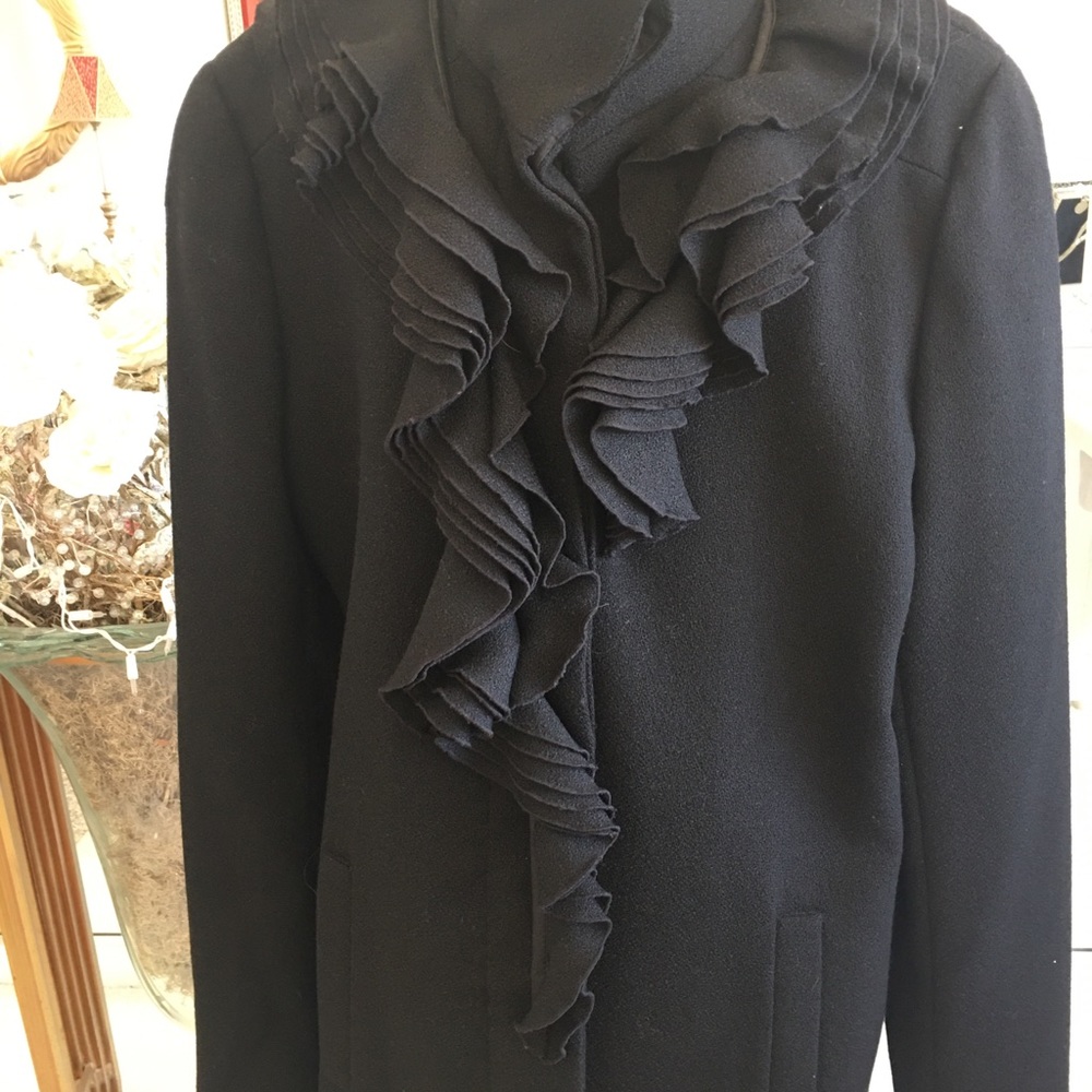 T Tahari black 3/4 length coat worn just one time